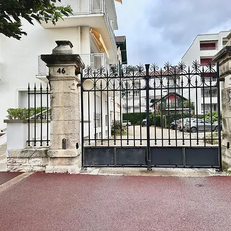 Apartmán Free Parking, Ocean And Mountain View, 3br 2ba, 95 M2