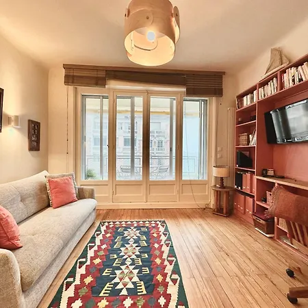Apartmán Free Parking, Ocean And Mountain View, 3br 2ba, 95 M2 *